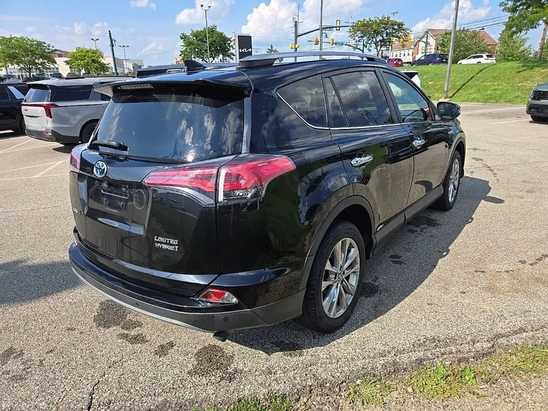 2017 Toyota RAV4 Hybrid Limited AWD, photo 3