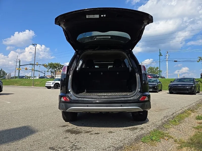 2017 Toyota RAV4 Hybrid Limited AWD, photo 5