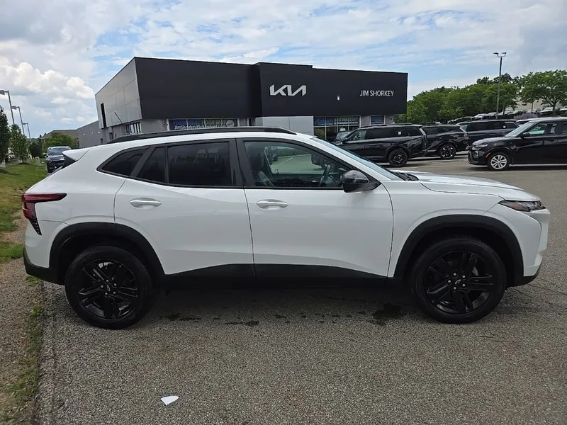 2024 Chevrolet Trax ACTIV, photo 2