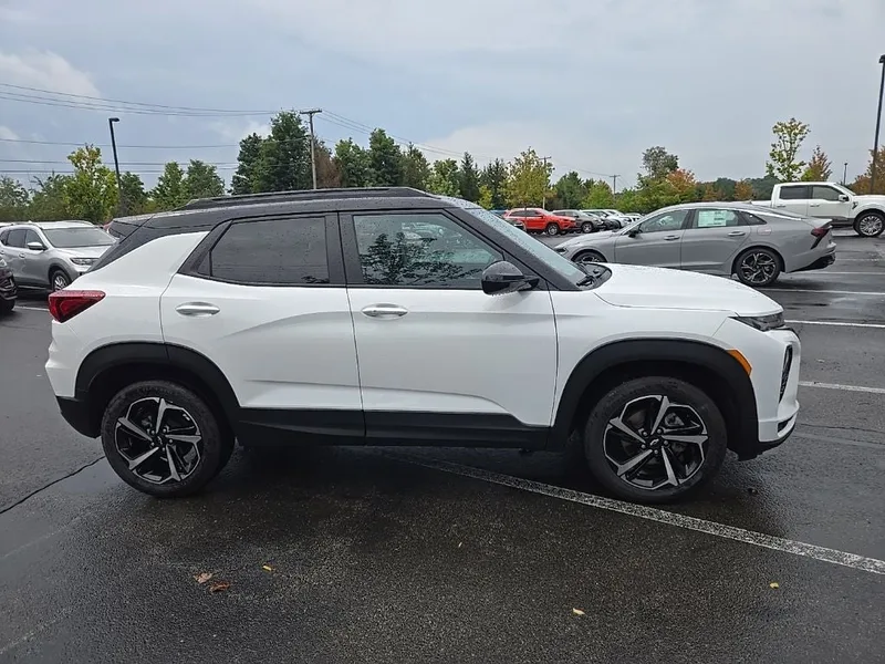 2023 Chevrolet TrailBlazer RS AWD, photo 2