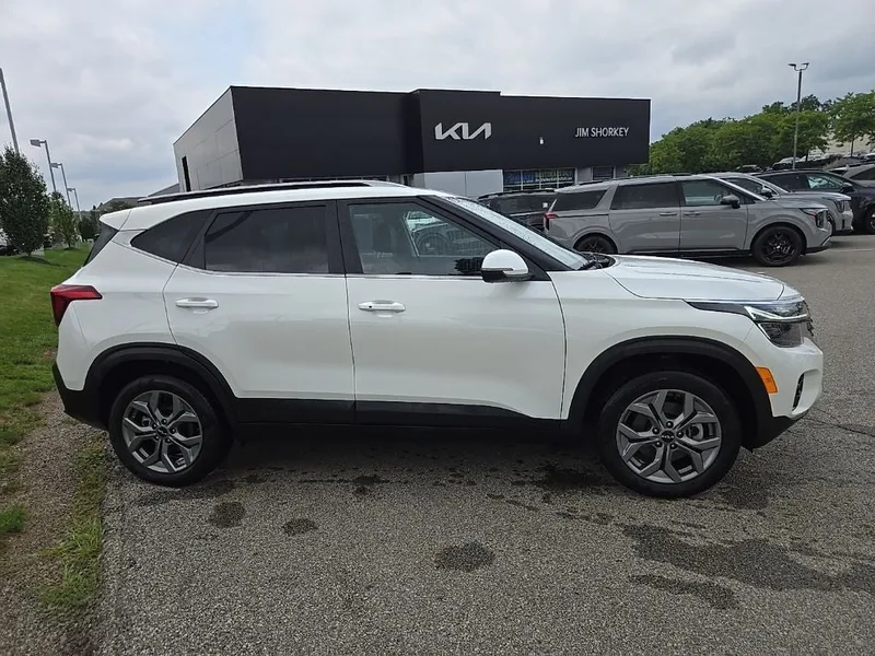 2024 Kia Seltos S AWD, photo 2
