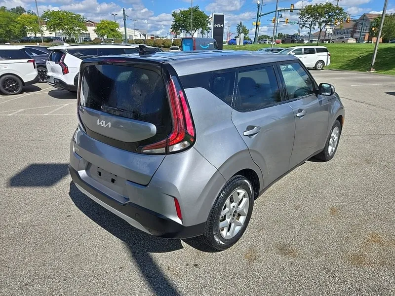 2024 Kia Soul LX W/Tech Pack, photo 3