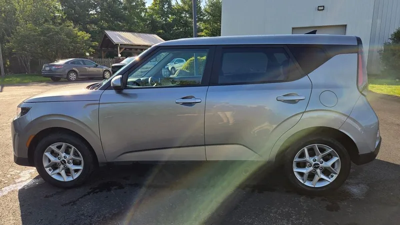 2023 Kia Soul LX, photo 2