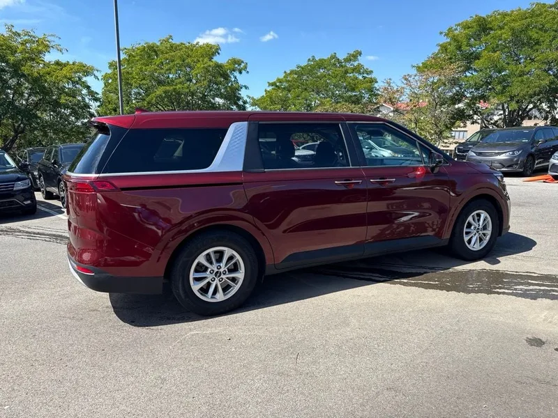 2022 Kia Carnival LXS, photo 4