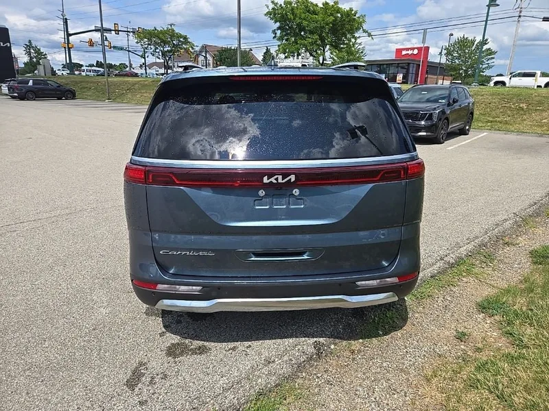 2022 Kia Carnival SX Prestige, photo 4