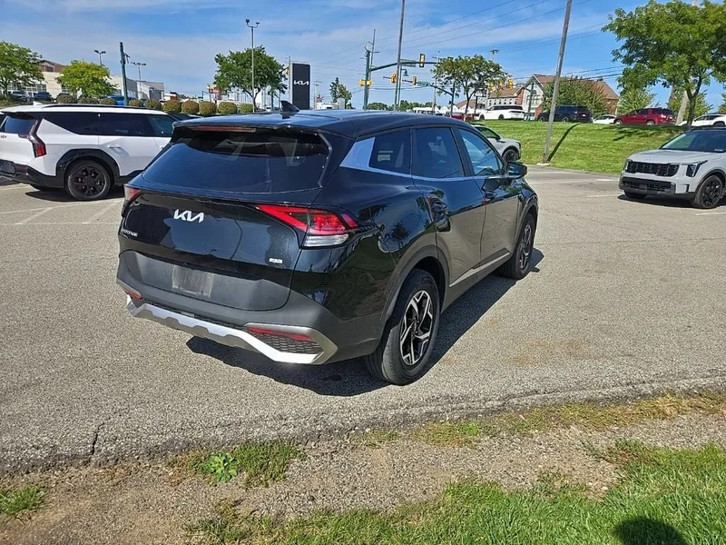 2023 Kia Sportage LX AWD, photo 3