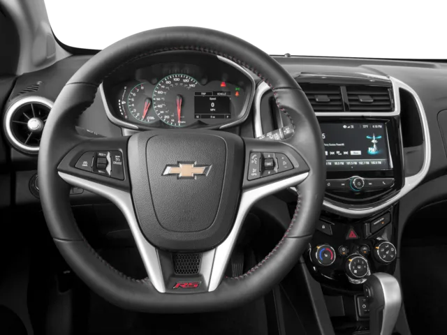 2017 Chevrolet Sonic LT, photo 4